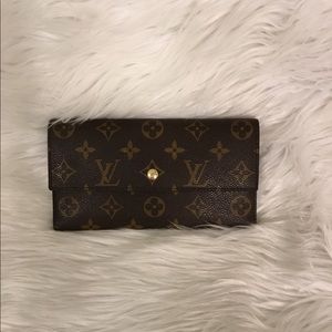 🦋LOUIS VUITTON MONOGRAM SARAH LONG WALLET. 🦋